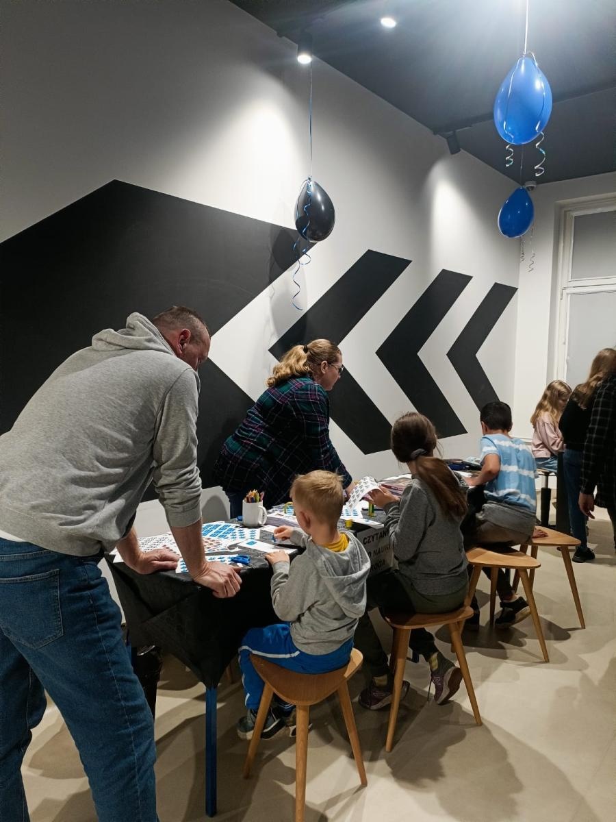 Zdjęcie w galerii na portalu naszraciborz.pl: Naukowa noc w SOWA Racibórz – nauka, zabawa i eksperymenty w jednym miejscu wiadomości z regionu