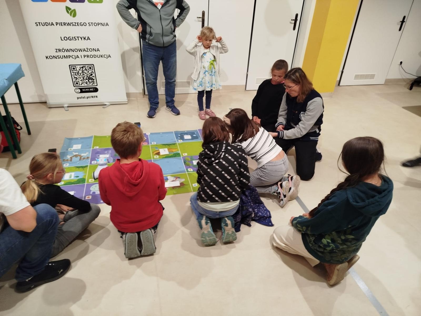 Zdjęcie w galerii na portalu naszraciborz.pl: Naukowa noc w SOWA Racibórz – nauka, zabawa i eksperymenty w jednym miejscu wiadomości z regionu