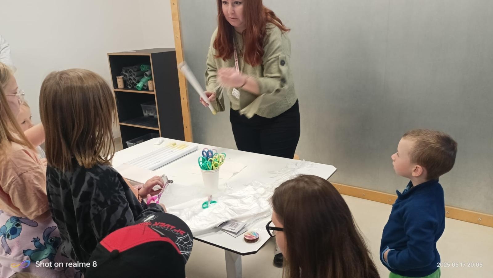 Zdjęcie w galerii na portalu naszraciborz.pl: Naukowa noc w SOWA Racibórz – nauka, zabawa i eksperymenty w jednym miejscu wiadomości z regionu