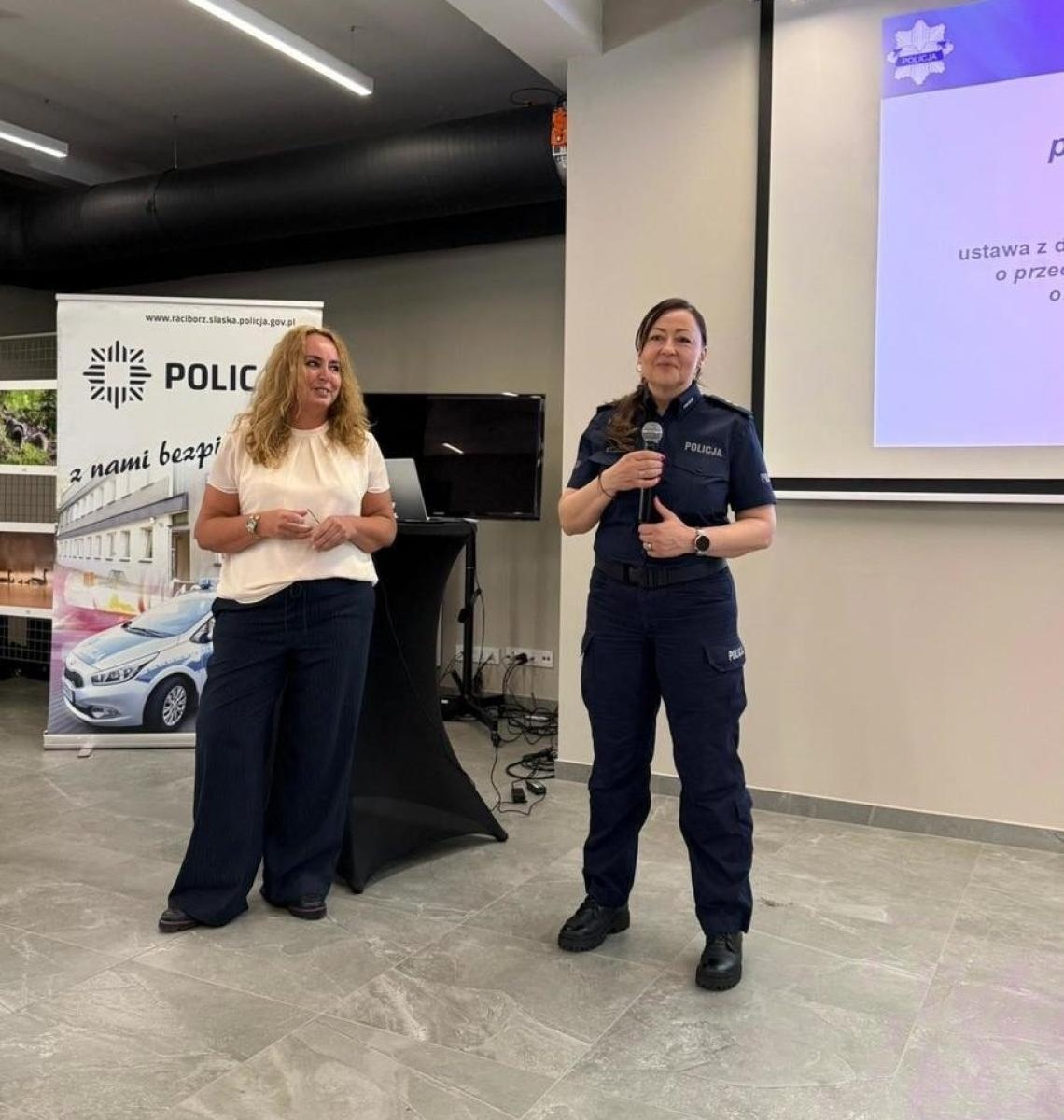 Zdjęcie w galerii na portalu naszraciborz.pl: Szkolenie na Zamku Piastowskim: wspólna walka z przemocą i ochrona małoletnich wiadomości z regionu