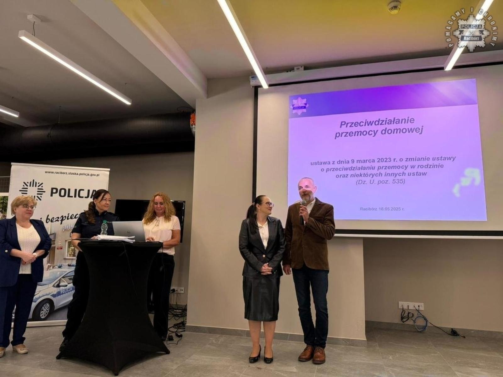 Zdjęcie w galerii na portalu naszraciborz.pl: Szkolenie na Zamku Piastowskim: wspólna walka z przemocą i ochrona małoletnich wiadomości z regionu
