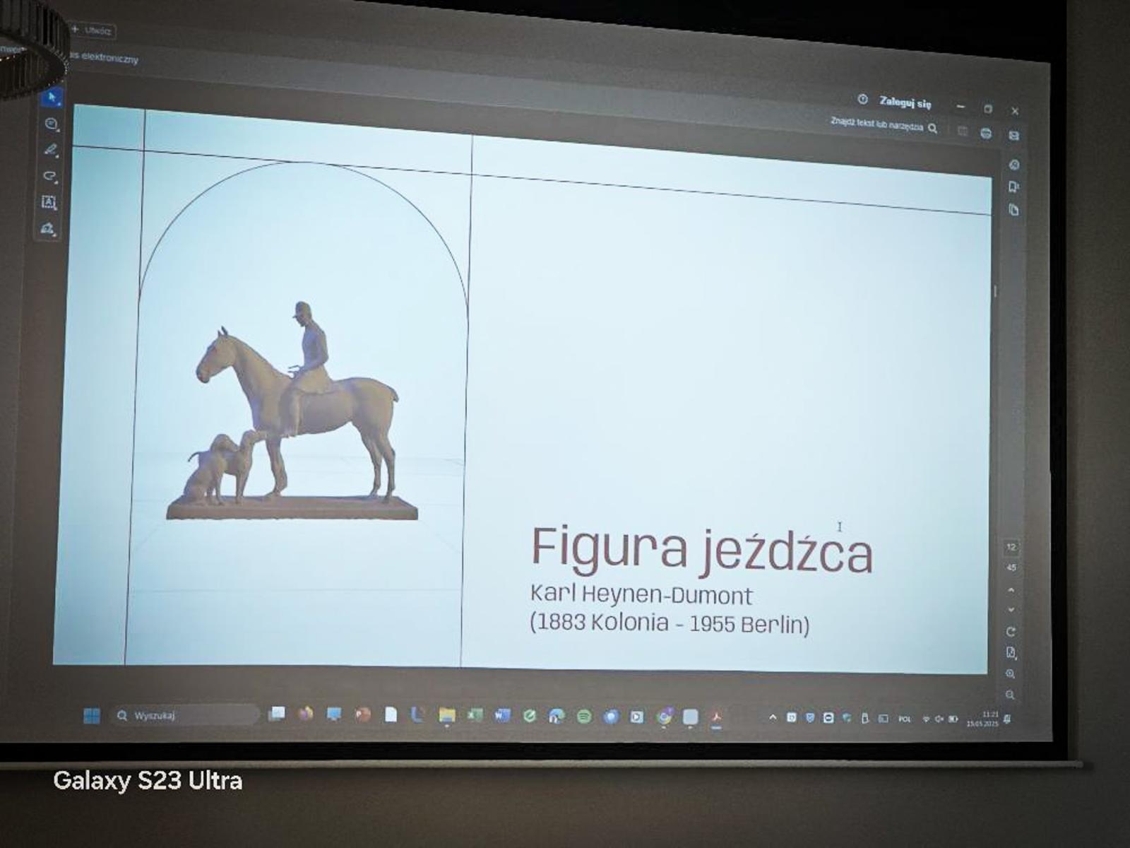 Zdjęcie w galerii na portalu naszraciborz.pl: Jeździec z psami odzyskał dawny blask – uroczysta prezentacja odrestaurowanej rzeźby w Rudniku wiadomości z regionu