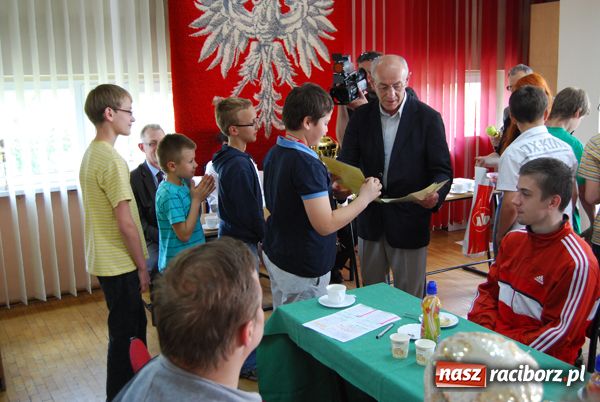 Zdjęcie w galerii na portalu naszraciborz.pl:  Tenisiści TKKF i Victorii nagrodzeni wiadomości z regionu
