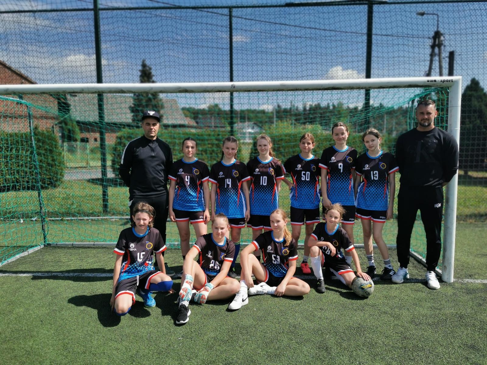 Zdjęcie w galerii na portalu naszraciborz.pl: Piłkarska siła dziewcząt z Nędzy – triumf w finale rejonowym wiadomości z regionu