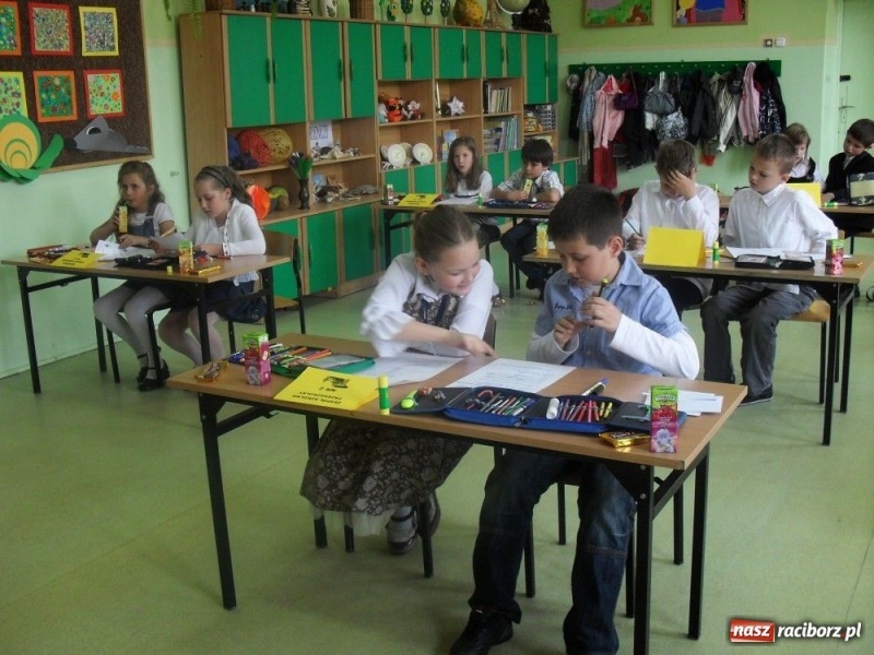 Zdjęcie w galerii na portalu naszraciborz.pl: Udowodnili, że lektury czytają wiadomości z regionu