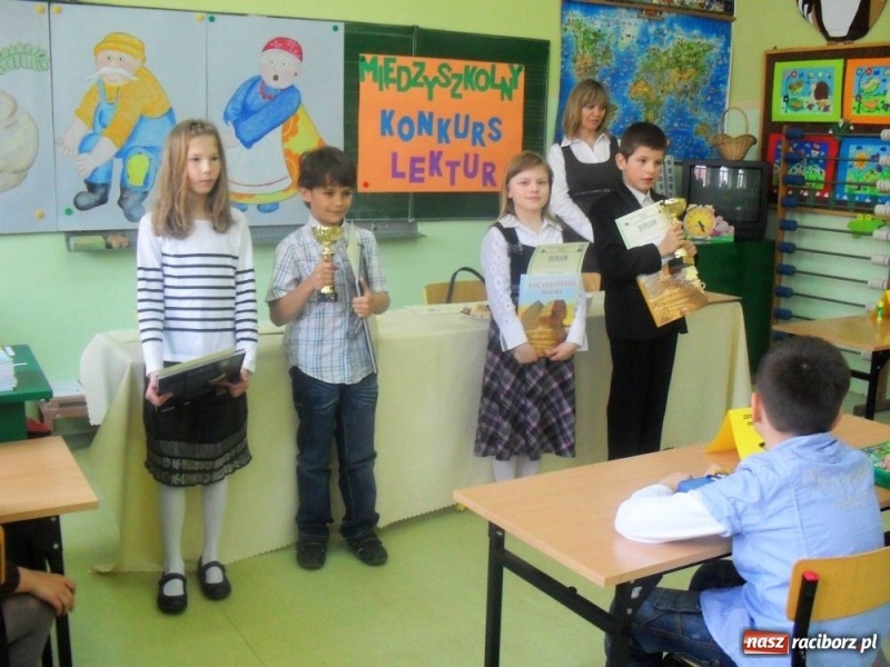 Zdjęcie w galerii na portalu naszraciborz.pl: Udowodnili, że lektury czytają wiadomości z regionu