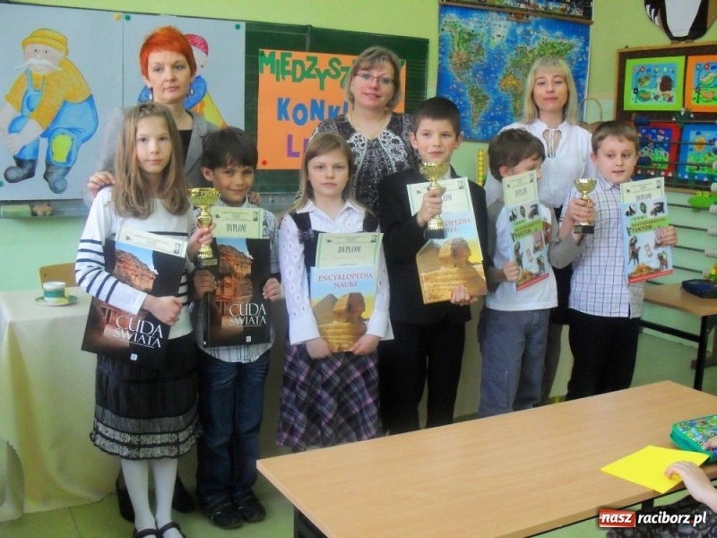 Zdjęcie w galerii na portalu naszraciborz.pl: Udowodnili, że lektury czytają wiadomości z regionu