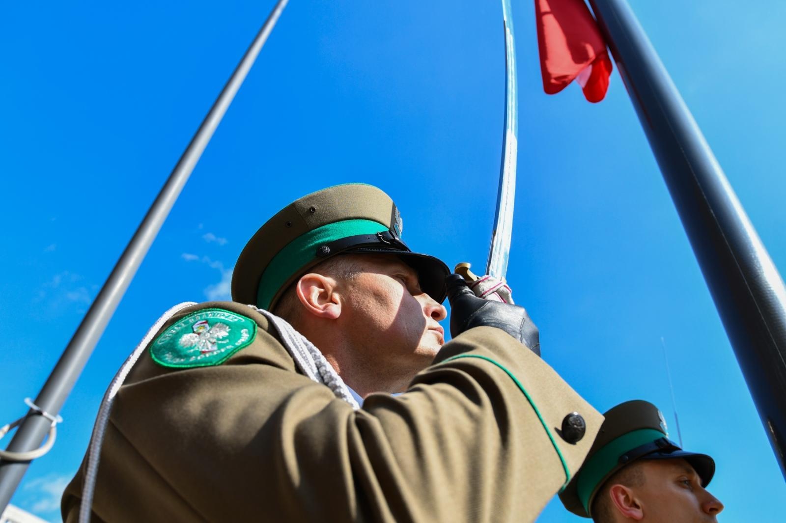 Zdjęcie w galerii na portalu naszraciborz.pl: Obchody 34. rocznicy powstania Straży Granicznej w Śląskim Oddziale z Raciborza. Z metalowym brzmieniem w tle wiadomości z regionu