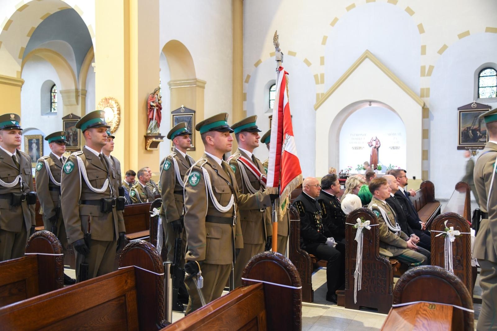 Zdjęcie w galerii na portalu naszraciborz.pl: Obchody 34. rocznicy powstania Straży Granicznej w Śląskim Oddziale z Raciborza. Z metalowym brzmieniem w tle wiadomości z regionu