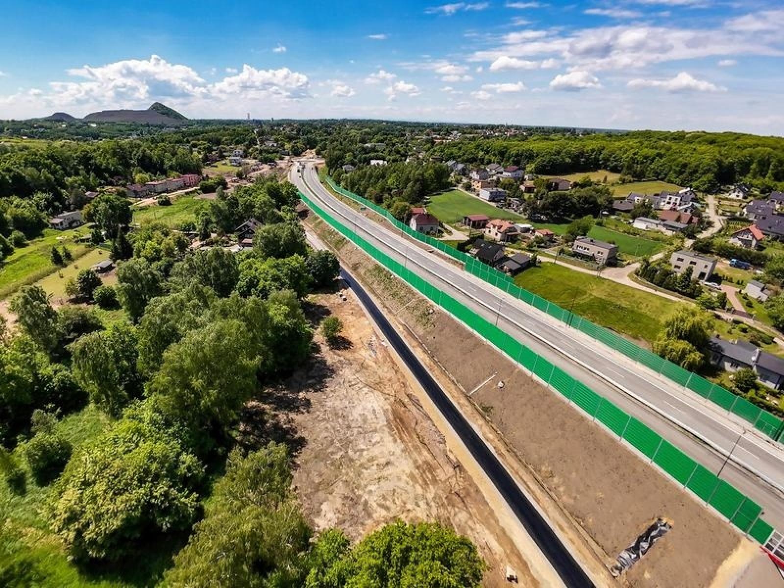 Zdjęcie w galerii na portalu naszraciborz.pl: Rybnik finiszuje z ostatnim odcinkiem drogi Racibórz-Pszczyna wiadomości z regionu