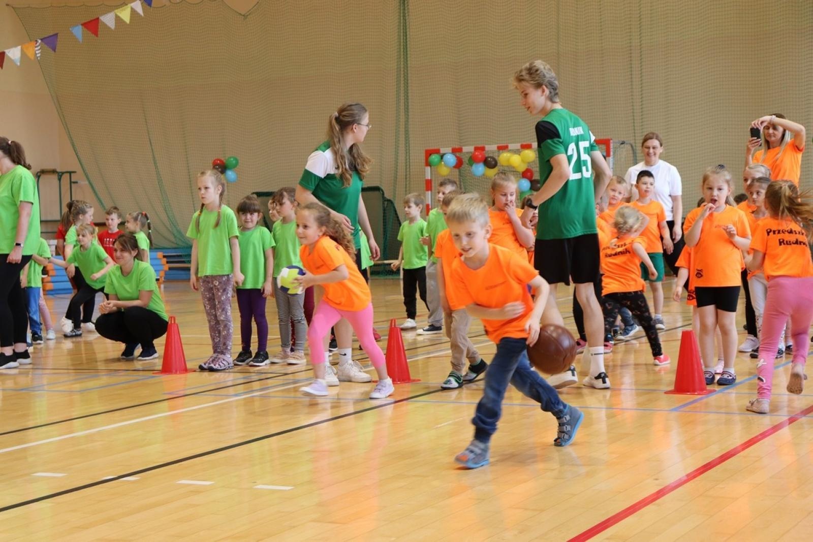Zdjęcie w galerii na portalu naszraciborz.pl: Gminna Spartakiada Przedszkolaków w Rudniku: integracja i sportowe pasje wiadomości z regionu