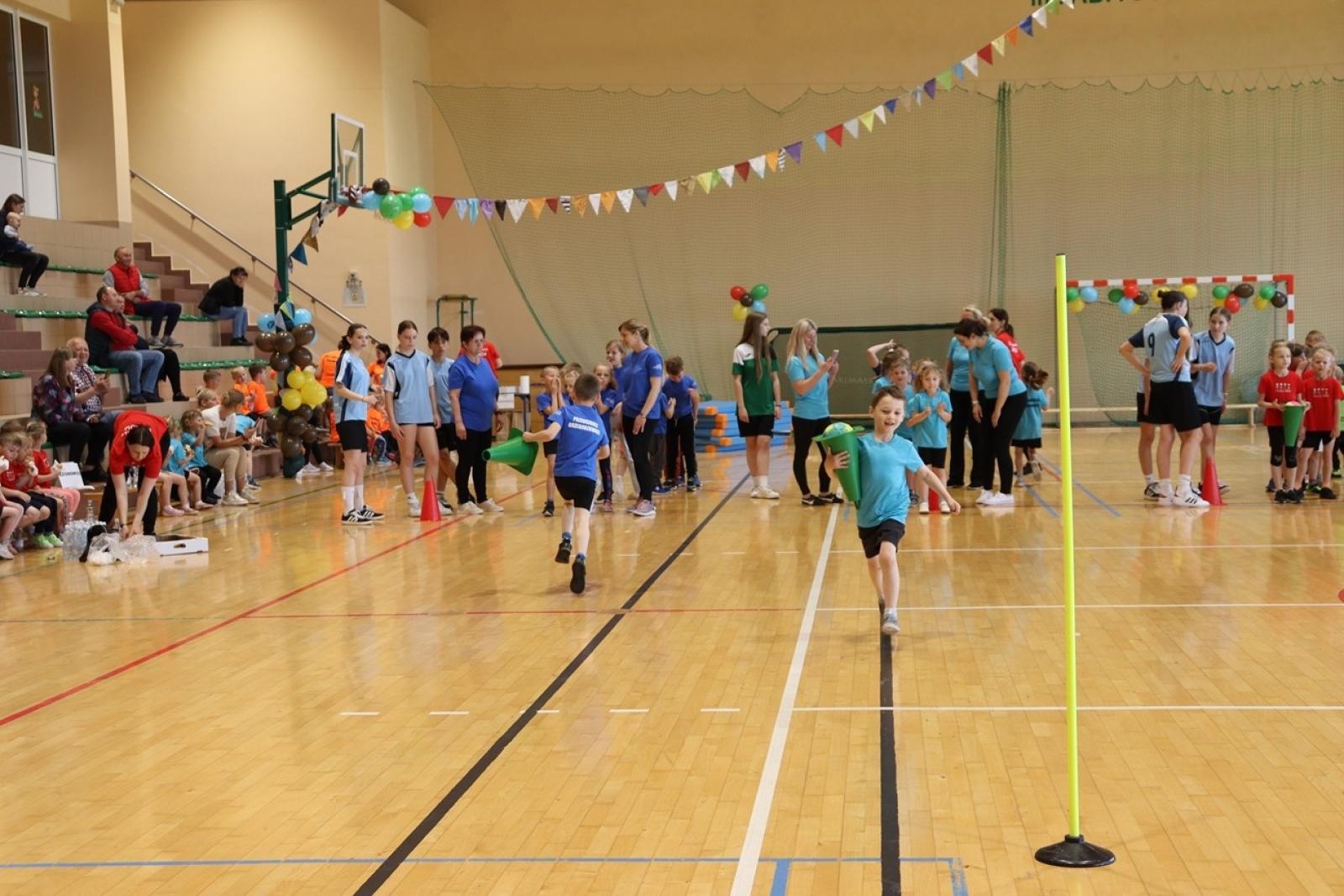 Zdjęcie w galerii na portalu naszraciborz.pl: Gminna Spartakiada Przedszkolaków w Rudniku: integracja i sportowe pasje wiadomości z regionu