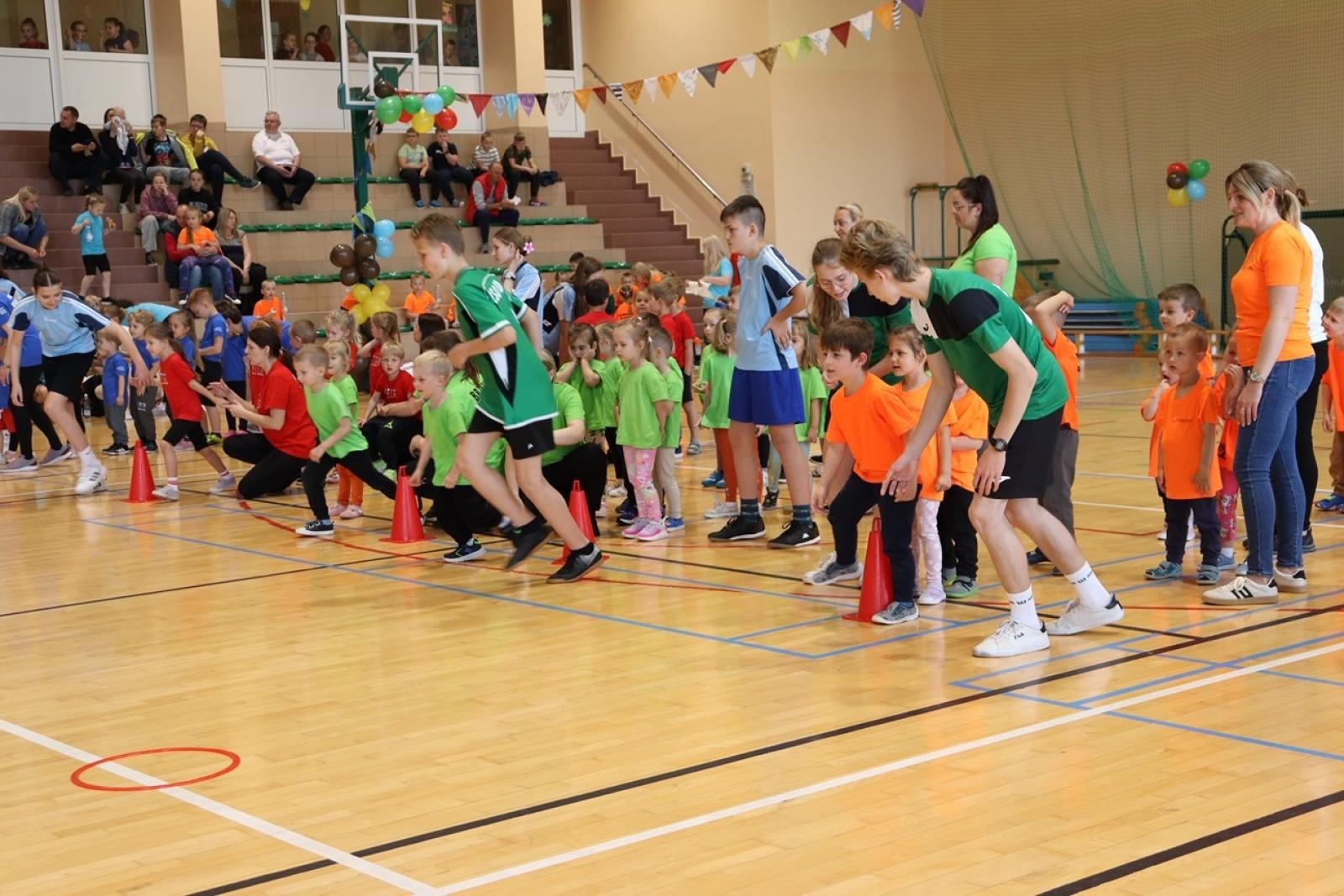 Zdjęcie w galerii na portalu naszraciborz.pl: Gminna Spartakiada Przedszkolaków w Rudniku: integracja i sportowe pasje wiadomości z regionu