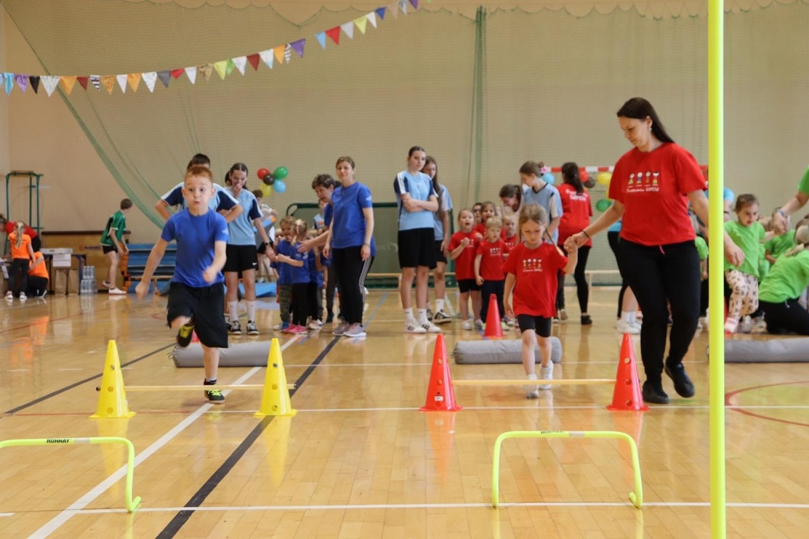 Zdjęcie w galerii na portalu naszraciborz.pl: Gminna Spartakiada Przedszkolaków w Rudniku: integracja i sportowe pasje wiadomości z regionu