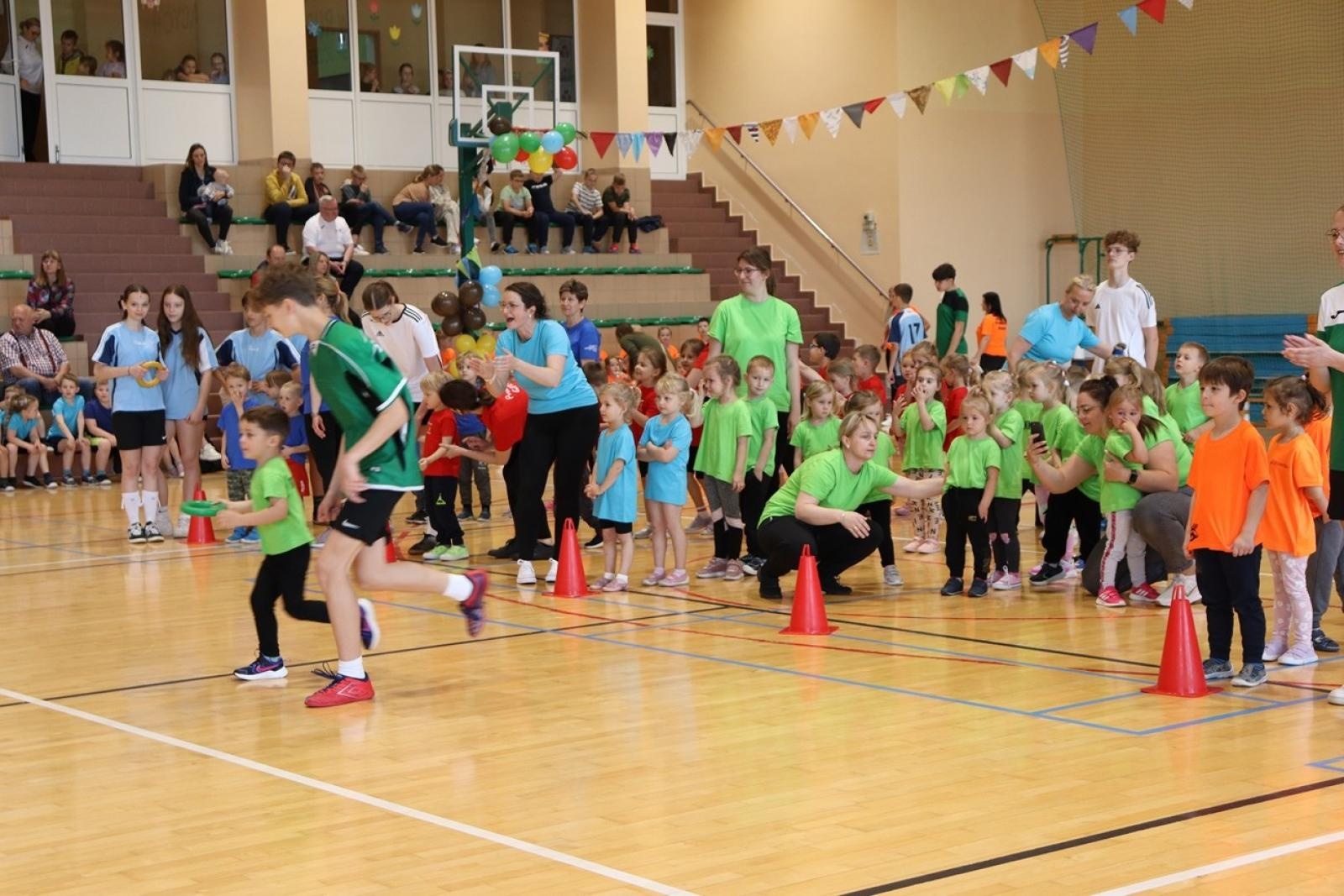 Zdjęcie w galerii na portalu naszraciborz.pl: Gminna Spartakiada Przedszkolaków w Rudniku: integracja i sportowe pasje wiadomości z regionu