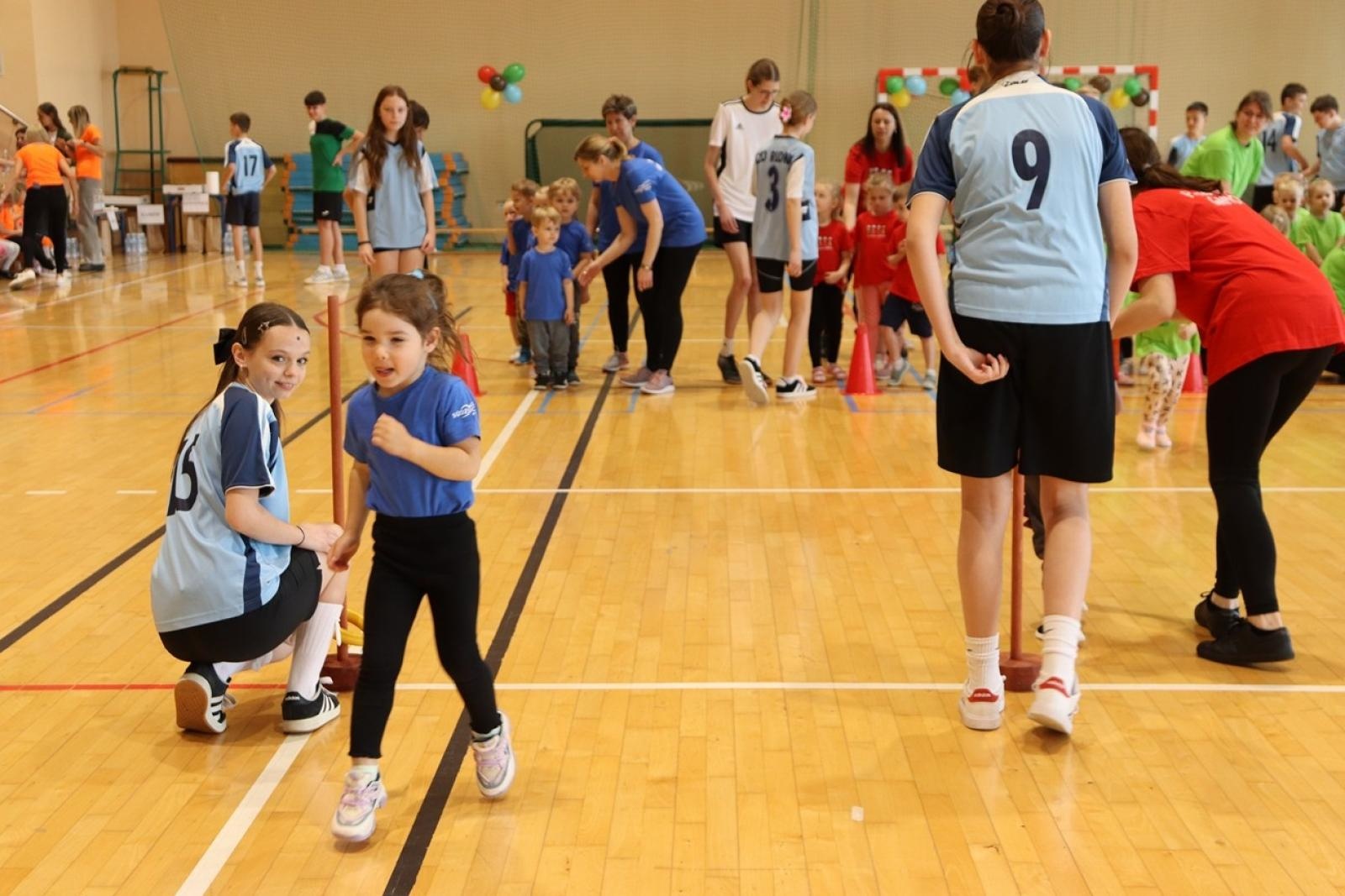 Zdjęcie w galerii na portalu naszraciborz.pl: Gminna Spartakiada Przedszkolaków w Rudniku: integracja i sportowe pasje wiadomości z regionu