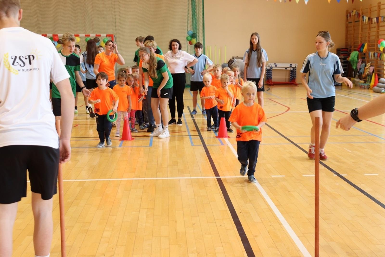 Zdjęcie w galerii na portalu naszraciborz.pl: Gminna Spartakiada Przedszkolaków w Rudniku: integracja i sportowe pasje wiadomości z regionu
