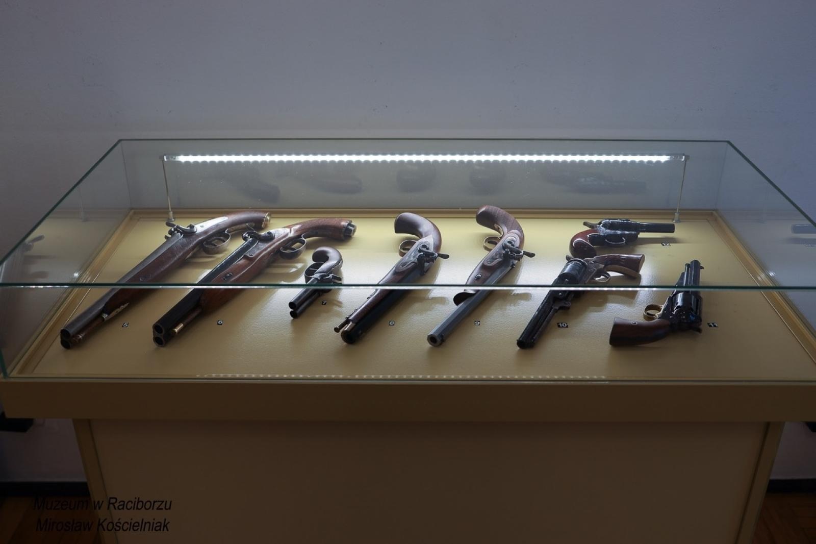 Zdjęcie w galerii na portalu naszraciborz.pl: 20-lecie Raciborskiego Kurkowego Bractwa Strzeleckiego uczczone w Muzeum wiadomości z regionu