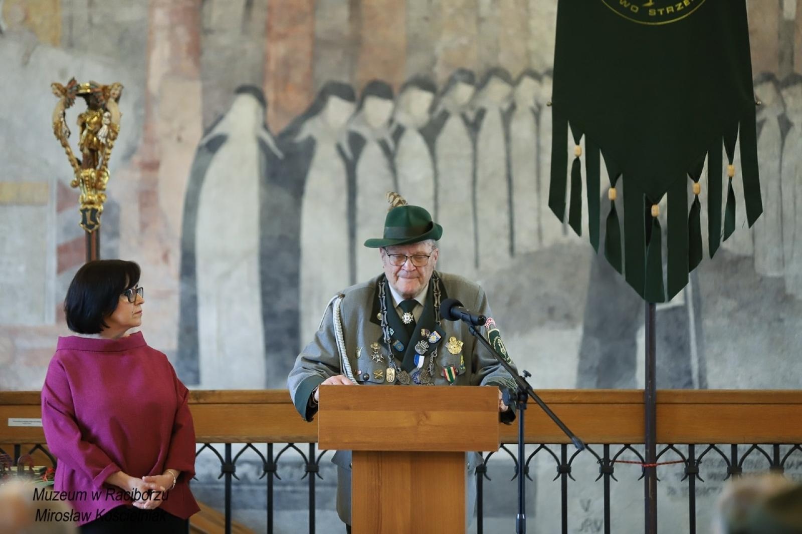 Zdjęcie w galerii na portalu naszraciborz.pl: 20-lecie Raciborskiego Kurkowego Bractwa Strzeleckiego uczczone w Muzeum wiadomości z regionu