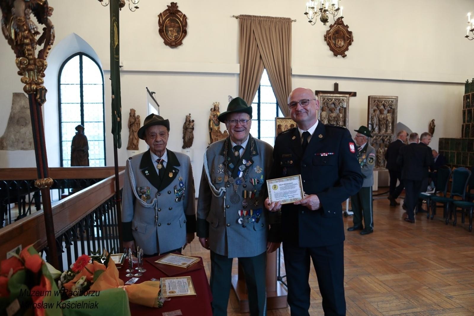 Zdjęcie w galerii na portalu naszraciborz.pl: 20-lecie Raciborskiego Kurkowego Bractwa Strzeleckiego uczczone w Muzeum wiadomości z regionu