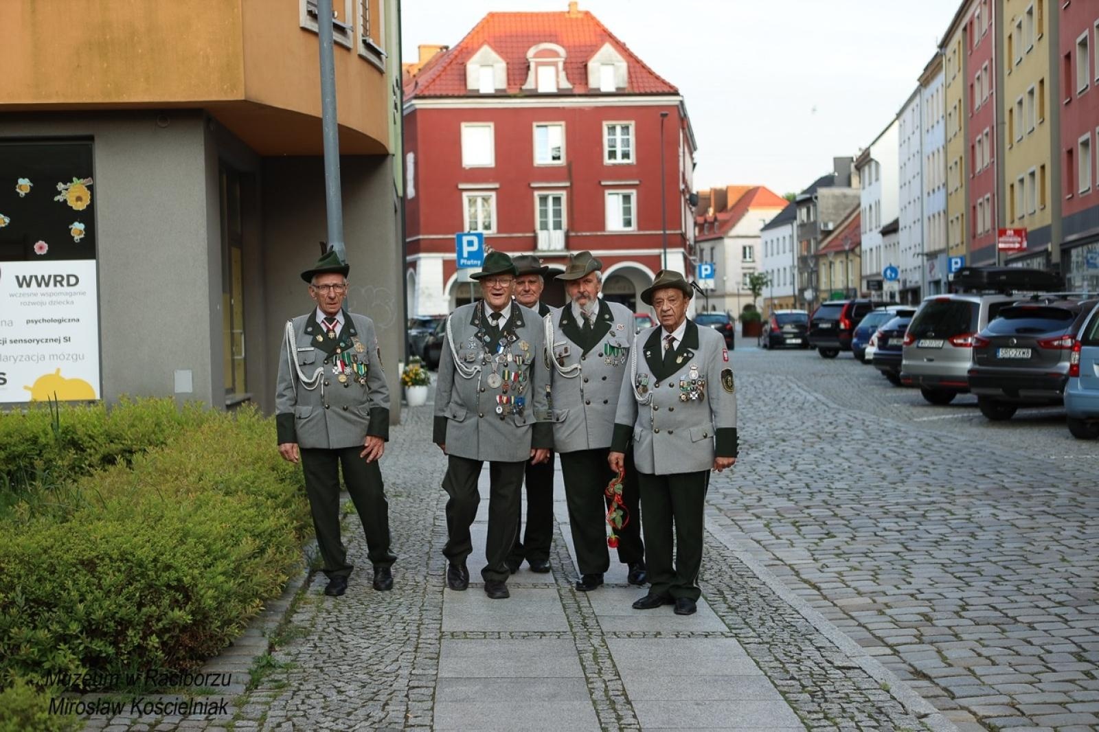 Zdjęcie w galerii na portalu naszraciborz.pl: 20-lecie Raciborskiego Kurkowego Bractwa Strzeleckiego uczczone w Muzeum wiadomości z regionu