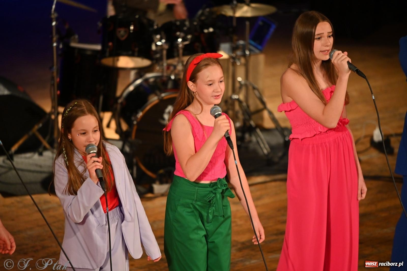 Zdjęcie w galerii na portalu naszraciborz.pl: Perspektywa Kids & Young. Muzyczna młodzież rozgrzała serca raciborzan [FOTO i WIDEO] wiadomości z regionu