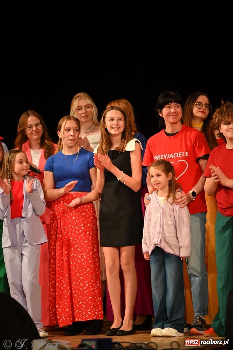 Zdjęcie w galerii na portalu naszraciborz.pl: Perspektywa Kids & Young. Muzyczna młodzież rozgrzała serca raciborzan [FOTO i WIDEO] wiadomości z regionu