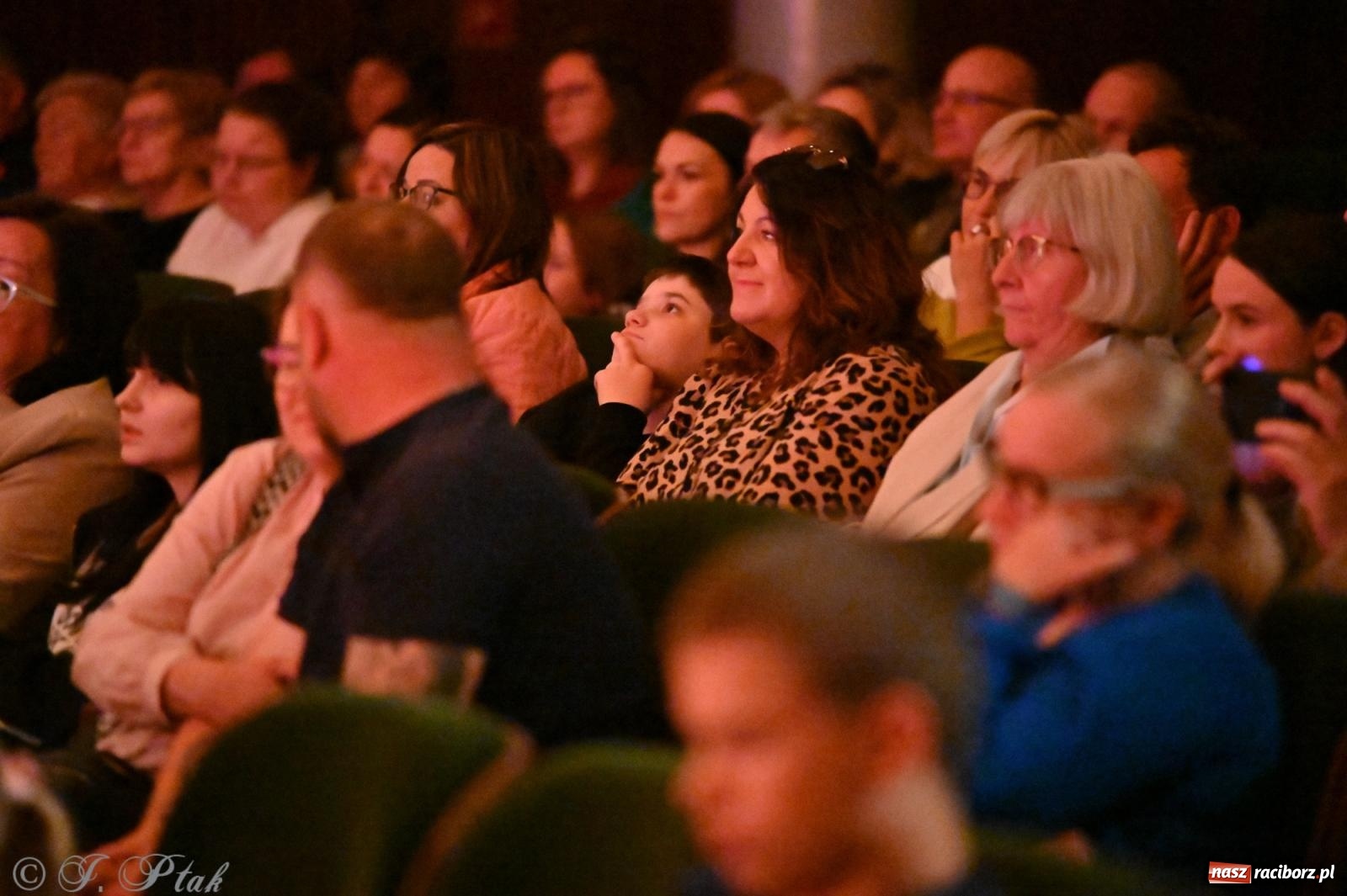 Zdjęcie w galerii na portalu naszraciborz.pl: Perspektywa Kids & Young. Muzyczna młodzież rozgrzała serca raciborzan [FOTO i WIDEO] wiadomości z regionu