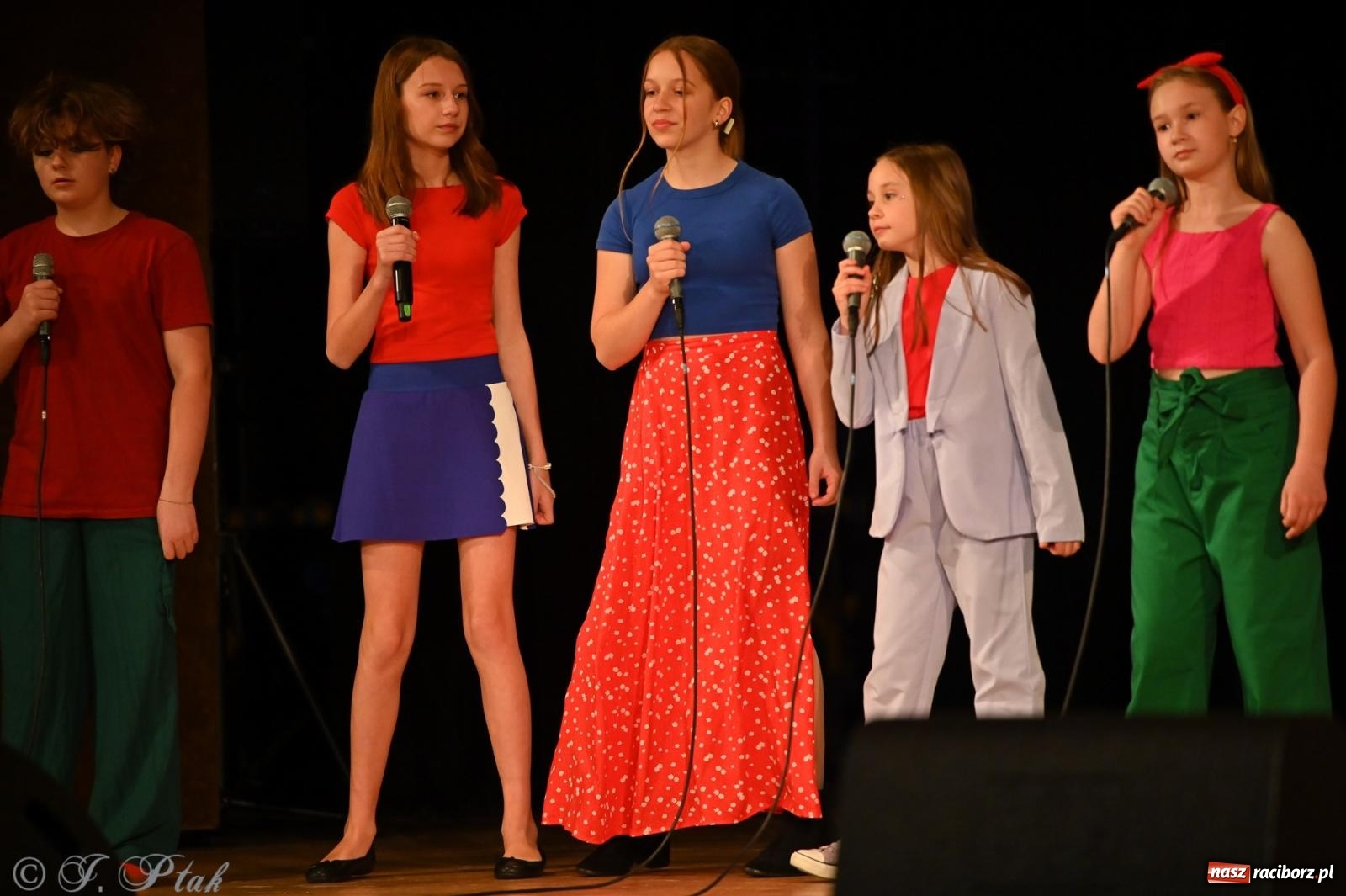 Zdjęcie w galerii na portalu naszraciborz.pl: Perspektywa Kids & Young. Muzyczna młodzież rozgrzała serca raciborzan [FOTO i WIDEO] wiadomości z regionu