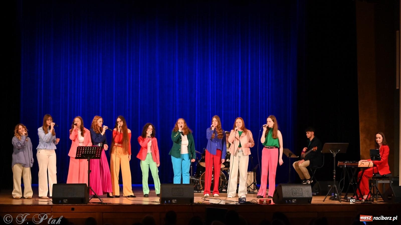 Zdjęcie w galerii na portalu naszraciborz.pl: Perspektywa Kids & Young. Muzyczna młodzież rozgrzała serca raciborzan [FOTO i WIDEO] wiadomości z regionu