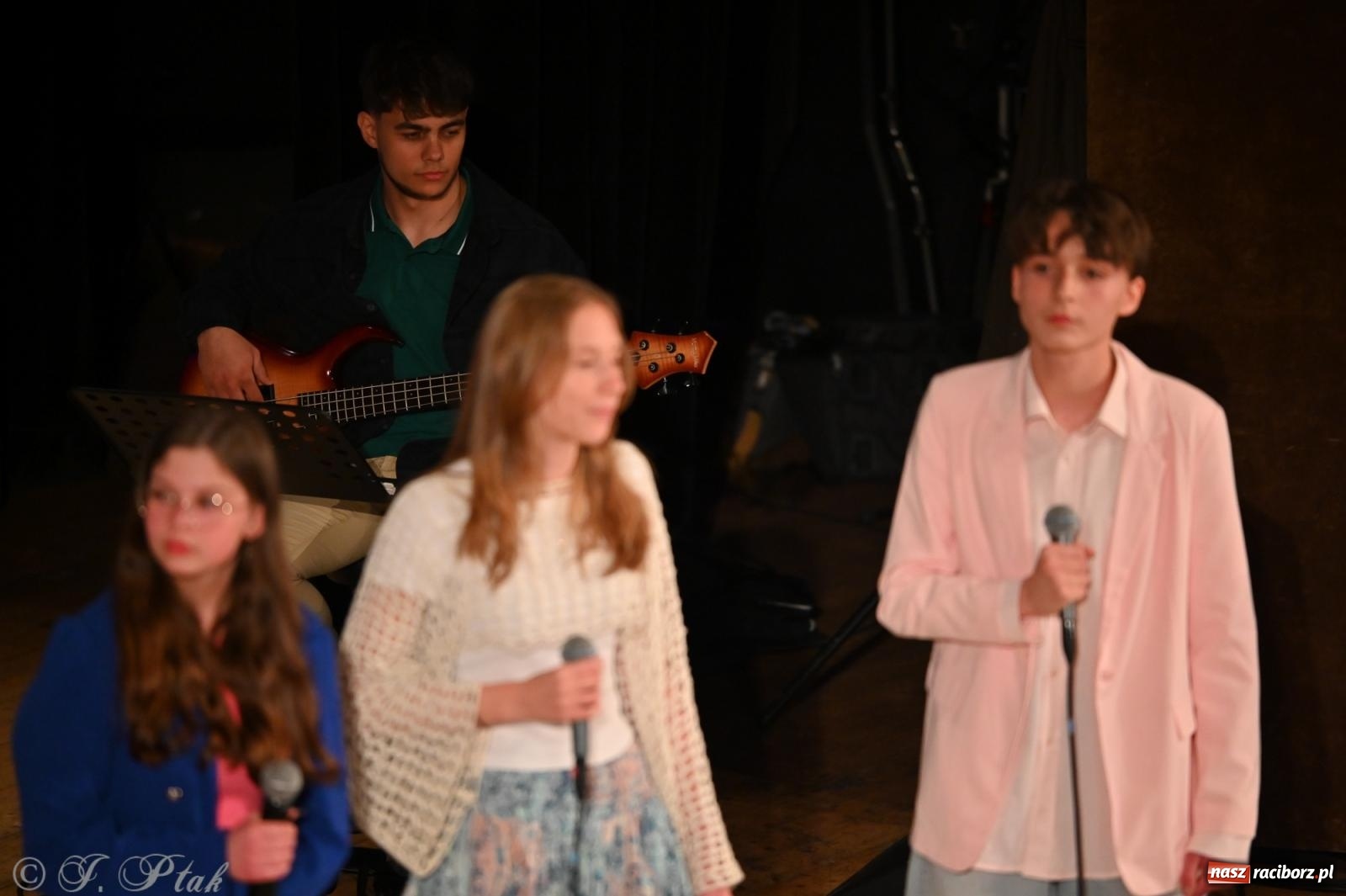 Zdjęcie w galerii na portalu naszraciborz.pl: Perspektywa Kids & Young. Muzyczna młodzież rozgrzała serca raciborzan [FOTO i WIDEO] wiadomości z regionu