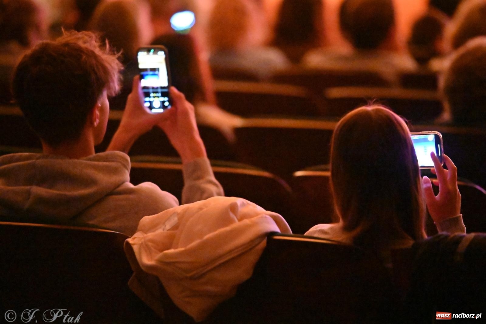Zdjęcie w galerii na portalu naszraciborz.pl: Perspektywa Kids & Young. Muzyczna młodzież rozgrzała serca raciborzan [FOTO i WIDEO] wiadomości z regionu