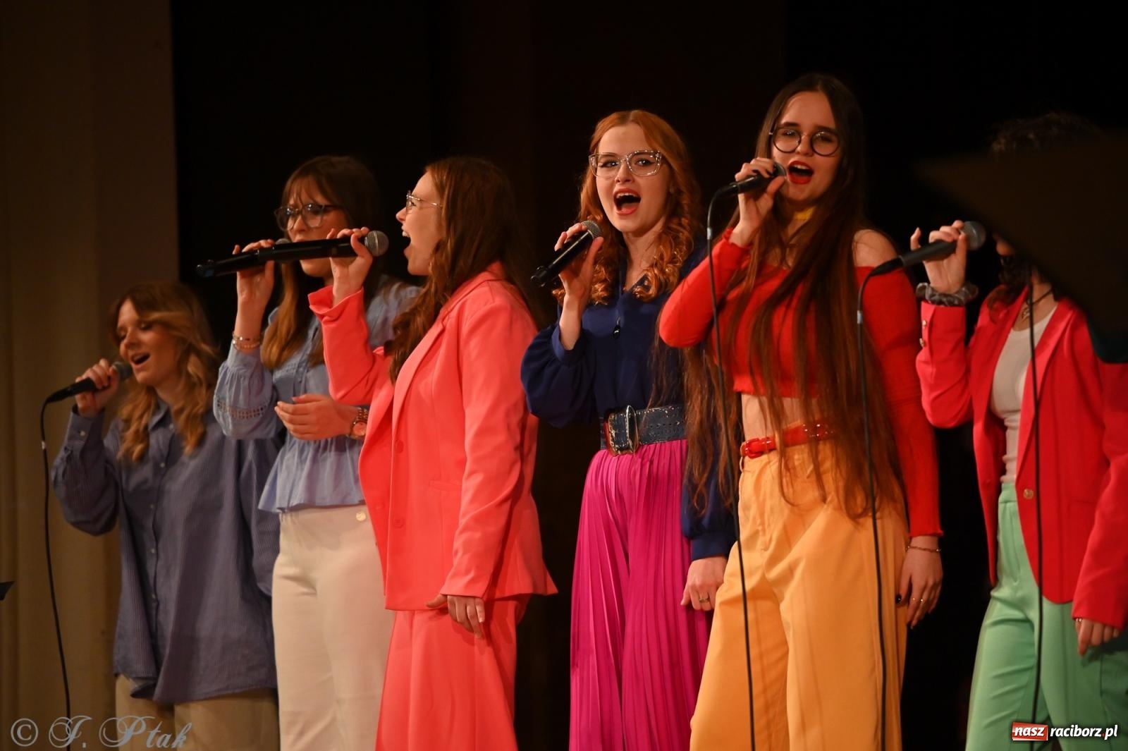 Zdjęcie w galerii na portalu naszraciborz.pl: Perspektywa Kids & Young. Muzyczna młodzież rozgrzała serca raciborzan [FOTO i WIDEO] wiadomości z regionu
