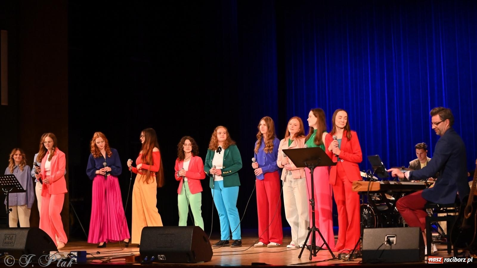 Zdjęcie w galerii na portalu naszraciborz.pl: Perspektywa Kids & Young. Muzyczna młodzież rozgrzała serca raciborzan [FOTO i WIDEO] wiadomości z regionu