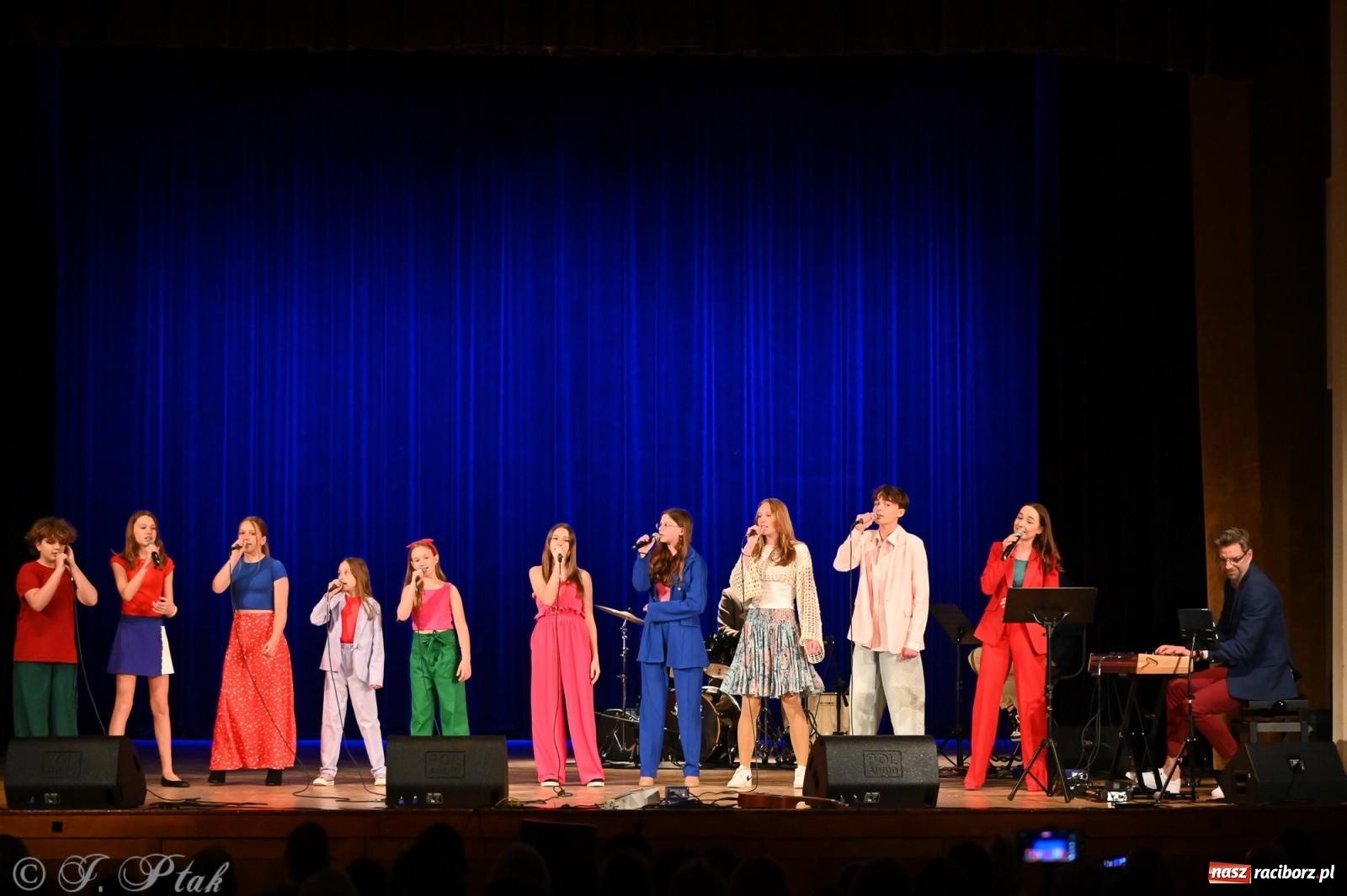 Zdjęcie w galerii na portalu naszraciborz.pl: Perspektywa Kids & Young. Muzyczna młodzież rozgrzała serca raciborzan [FOTO i WIDEO] wiadomości z regionu