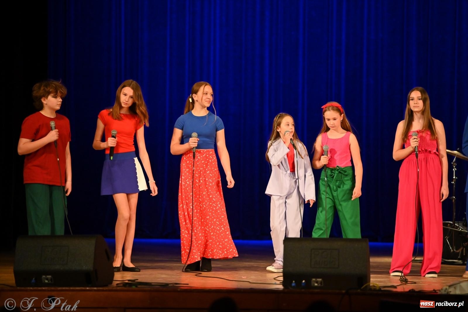 Zdjęcie w galerii na portalu naszraciborz.pl: Perspektywa Kids & Young. Muzyczna młodzież rozgrzała serca raciborzan [FOTO i WIDEO] wiadomości z regionu