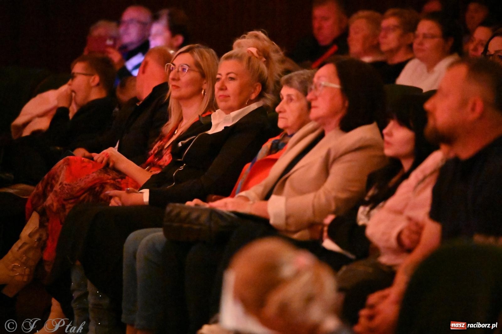 Zdjęcie w galerii na portalu naszraciborz.pl: Perspektywa Kids & Young. Muzyczna młodzież rozgrzała serca raciborzan [FOTO i WIDEO] wiadomości z regionu