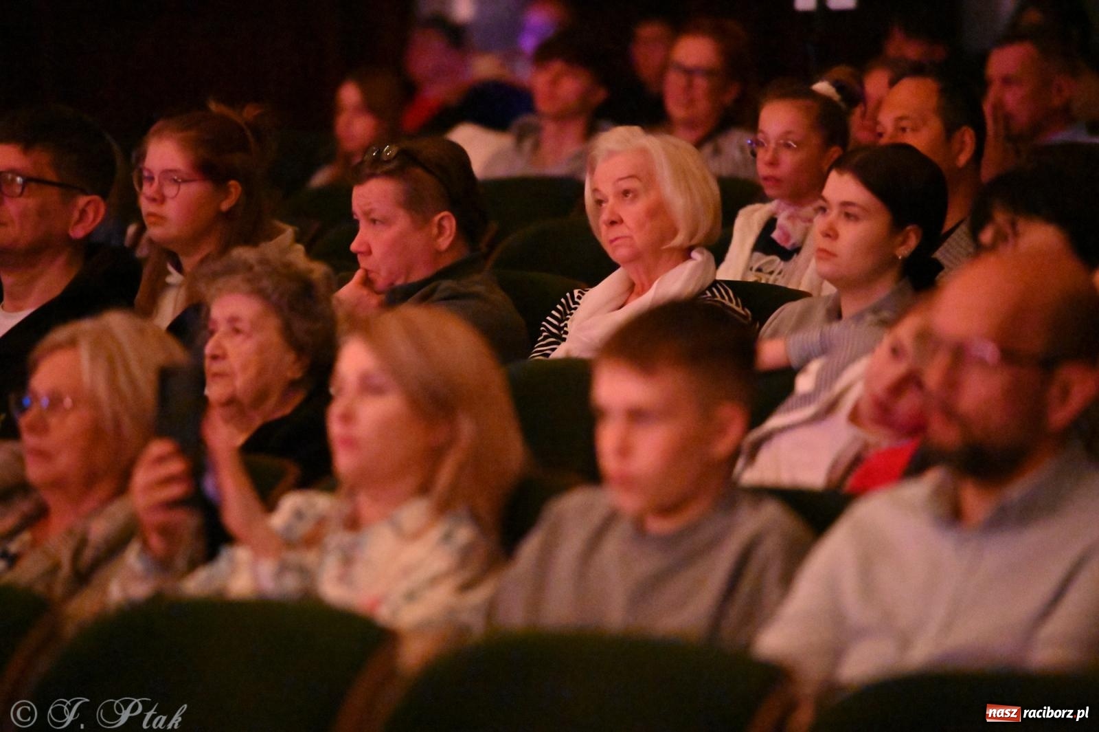 Zdjęcie w galerii na portalu naszraciborz.pl: Perspektywa Kids & Young. Muzyczna młodzież rozgrzała serca raciborzan [FOTO i WIDEO] wiadomości z regionu