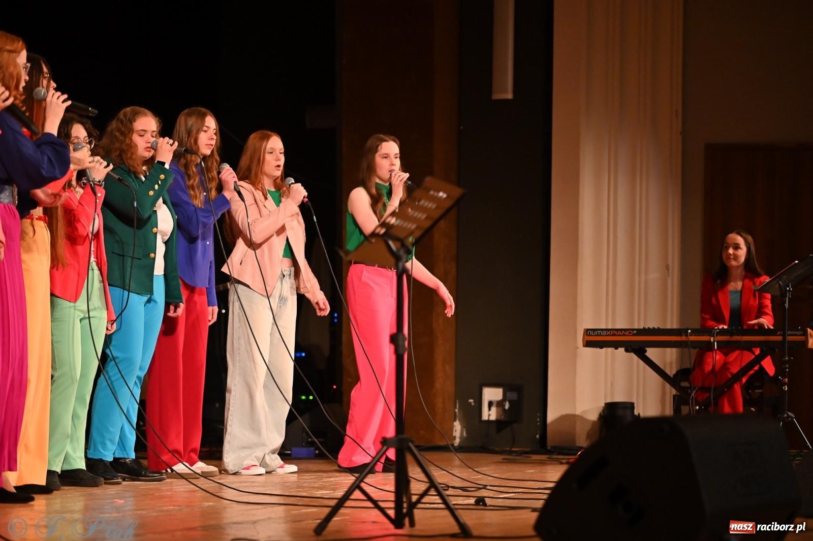 Zdjęcie w galerii na portalu naszraciborz.pl: Perspektywa Kids & Young. Muzyczna młodzież rozgrzała serca raciborzan [FOTO i WIDEO] wiadomości z regionu