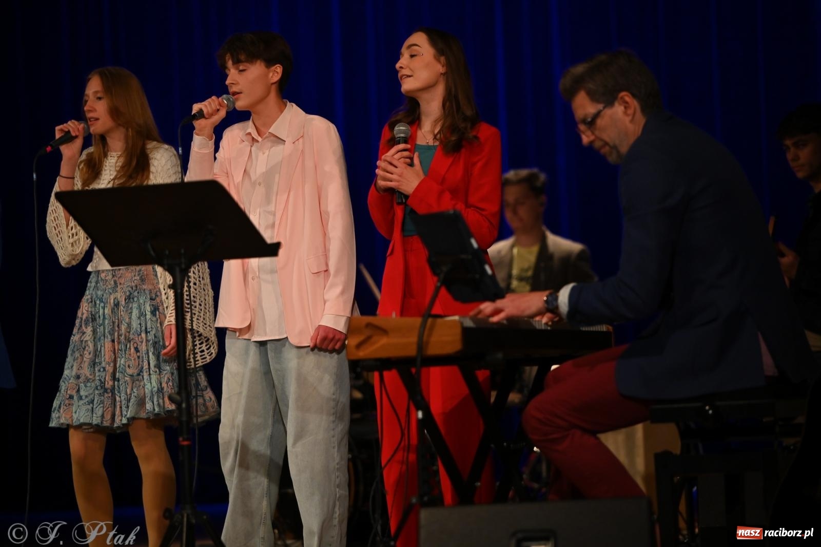 Zdjęcie w galerii na portalu naszraciborz.pl: Perspektywa Kids & Young. Muzyczna młodzież rozgrzała serca raciborzan [FOTO i WIDEO] wiadomości z regionu