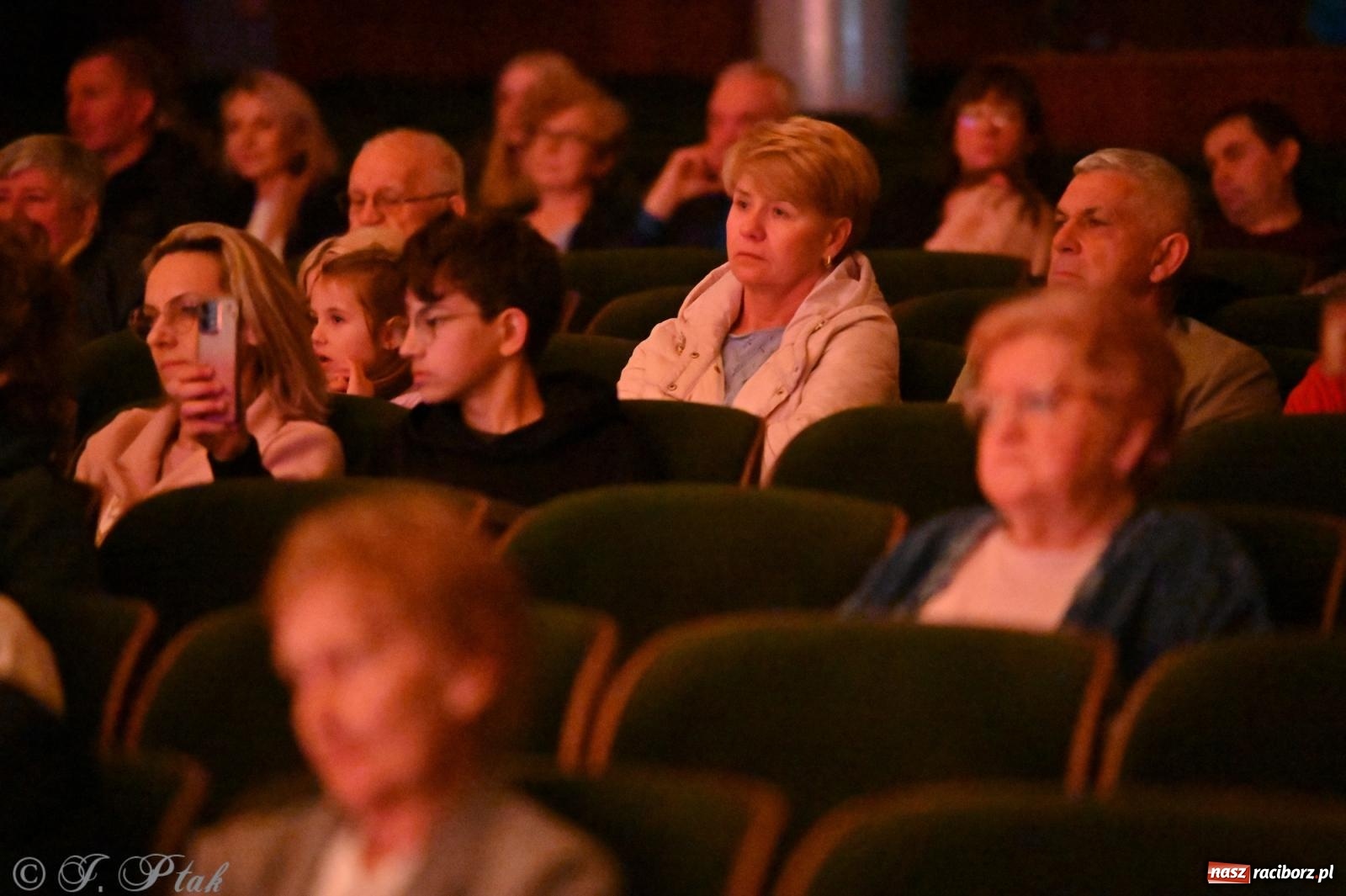 Zdjęcie w galerii na portalu naszraciborz.pl: Perspektywa Kids & Young. Muzyczna młodzież rozgrzała serca raciborzan [FOTO i WIDEO] wiadomości z regionu