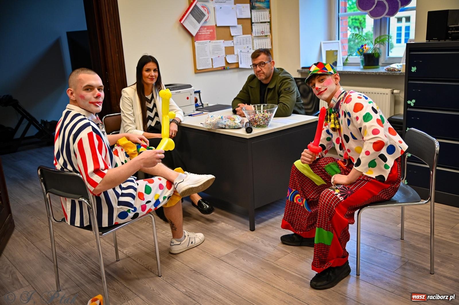 Zdjęcie w galerii na portalu naszraciborz.pl: Proces wampira przyciągnął tłumy. Racibórz w Nocy Otwartych Sądów [FOTO i WIDEO] wiadomości z regionu