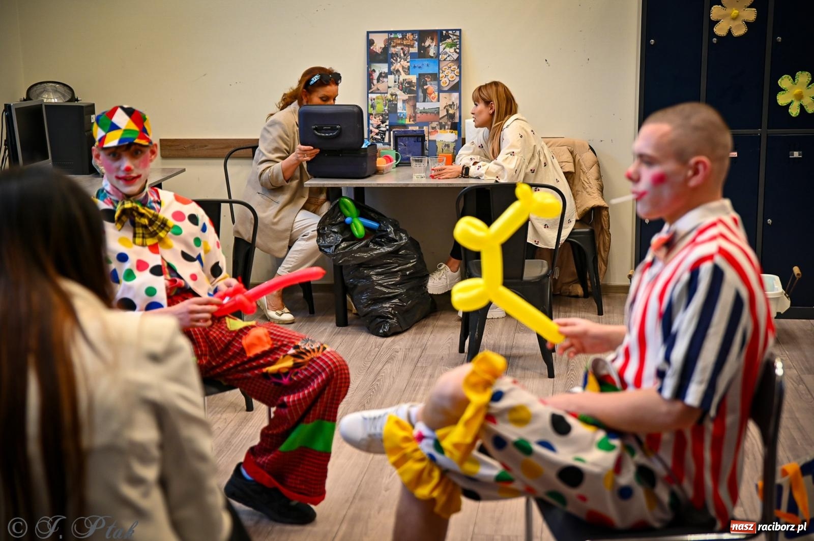 Zdjęcie w galerii na portalu naszraciborz.pl: Proces wampira przyciągnął tłumy. Racibórz w Nocy Otwartych Sądów [FOTO i WIDEO] wiadomości z regionu