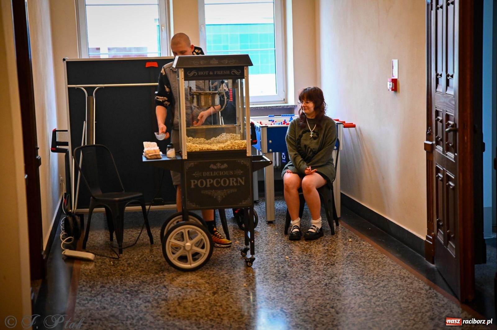 Zdjęcie w galerii na portalu naszraciborz.pl: Proces wampira przyciągnął tłumy. Racibórz w Nocy Otwartych Sądów [FOTO i WIDEO] wiadomości z regionu