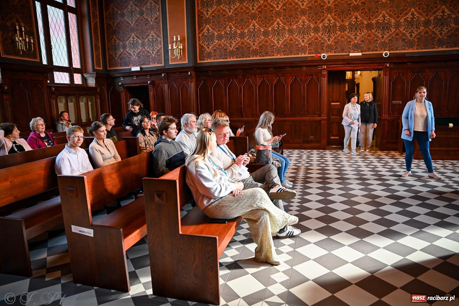 Zdjęcie w galerii na portalu naszraciborz.pl: Proces wampira przyciągnął tłumy. Racibórz w Nocy Otwartych Sądów [FOTO i WIDEO] wiadomości z regionu