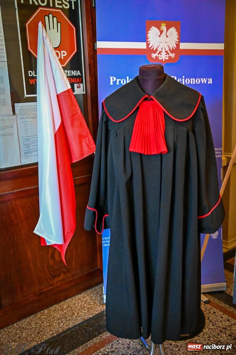 Zdjęcie w galerii na portalu naszraciborz.pl: Proces wampira przyciągnął tłumy. Racibórz w Nocy Otwartych Sądów [FOTO i WIDEO] wiadomości z regionu