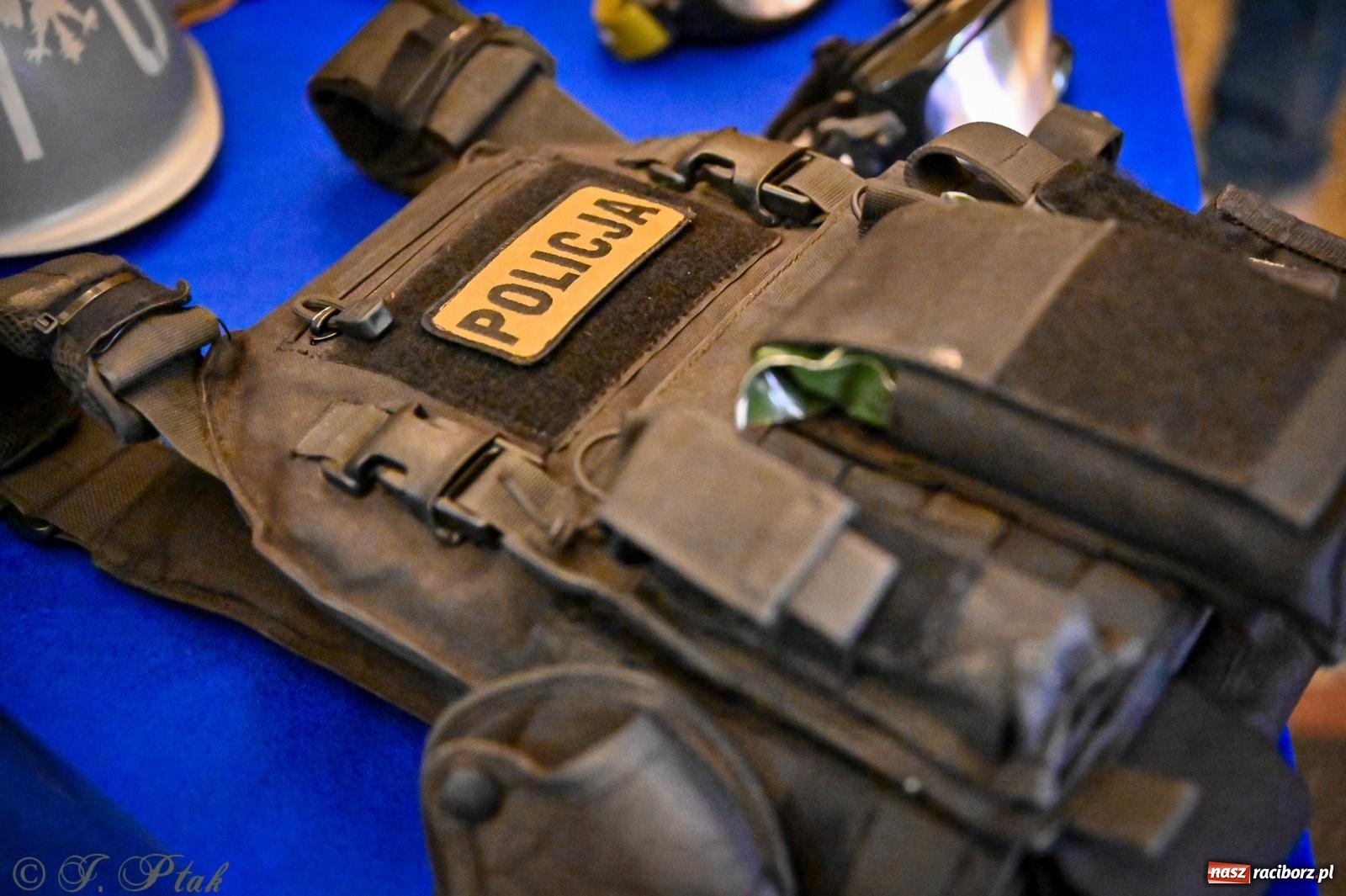 Zdjęcie w galerii na portalu naszraciborz.pl: Proces wampira przyciągnął tłumy. Racibórz w Nocy Otwartych Sądów [FOTO i WIDEO] wiadomości z regionu