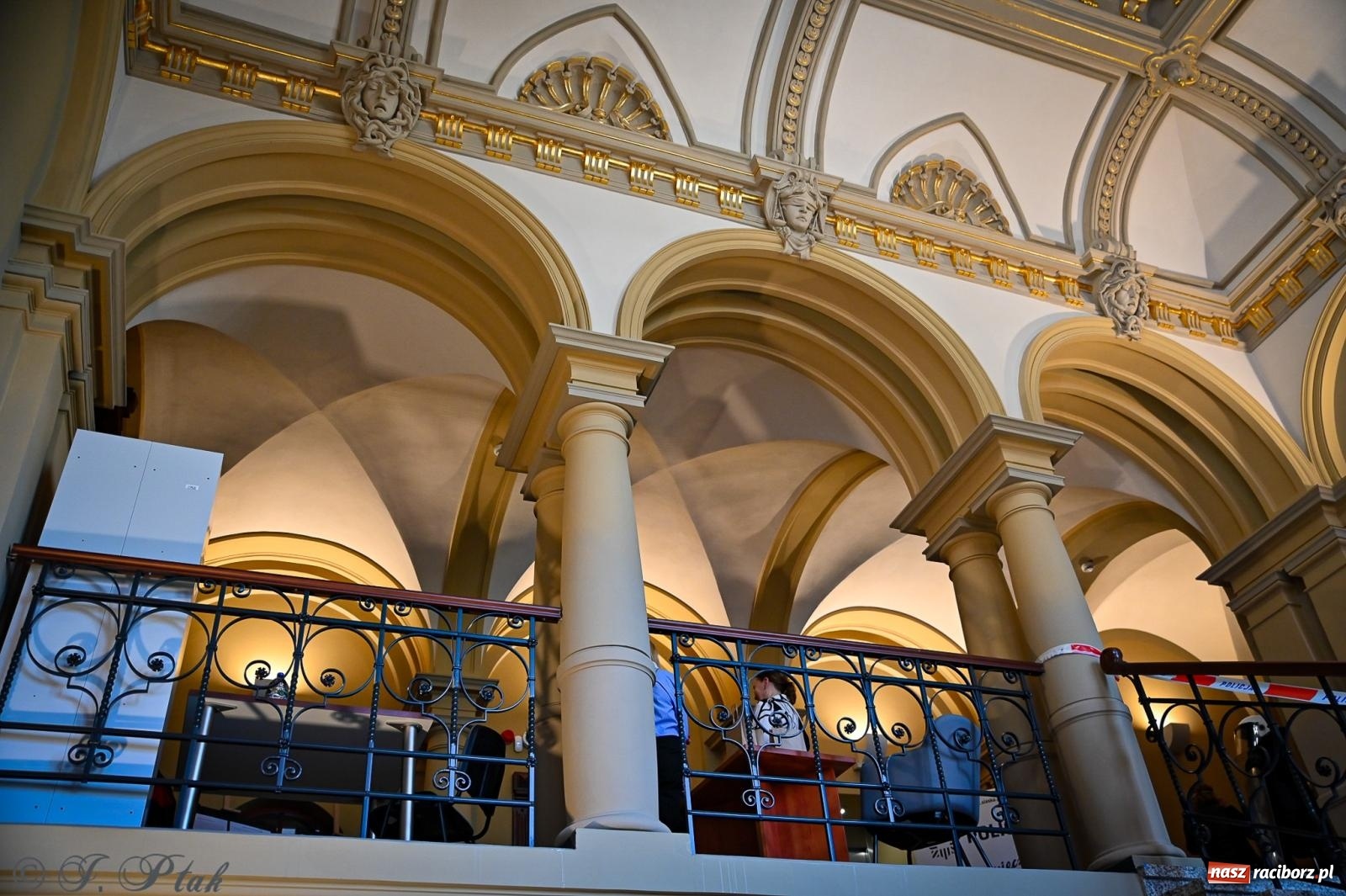 Zdjęcie w galerii na portalu naszraciborz.pl: Proces wampira przyciągnął tłumy. Racibórz w Nocy Otwartych Sądów [FOTO i WIDEO] wiadomości z regionu