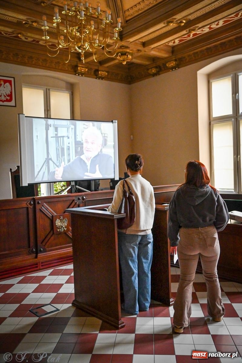 Zdjęcie w galerii na portalu naszraciborz.pl: Proces wampira przyciągnął tłumy. Racibórz w Nocy Otwartych Sądów [FOTO i WIDEO] wiadomości z regionu