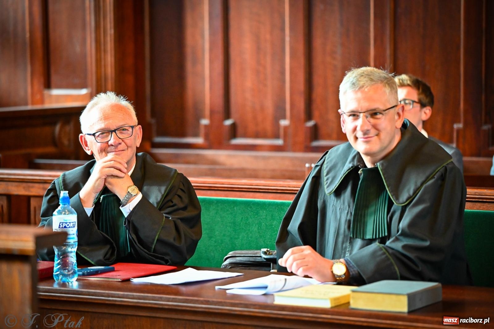 Zdjęcie w galerii na portalu naszraciborz.pl: Proces wampira przyciągnął tłumy. Racibórz w Nocy Otwartych Sądów [FOTO i WIDEO] wiadomości z regionu